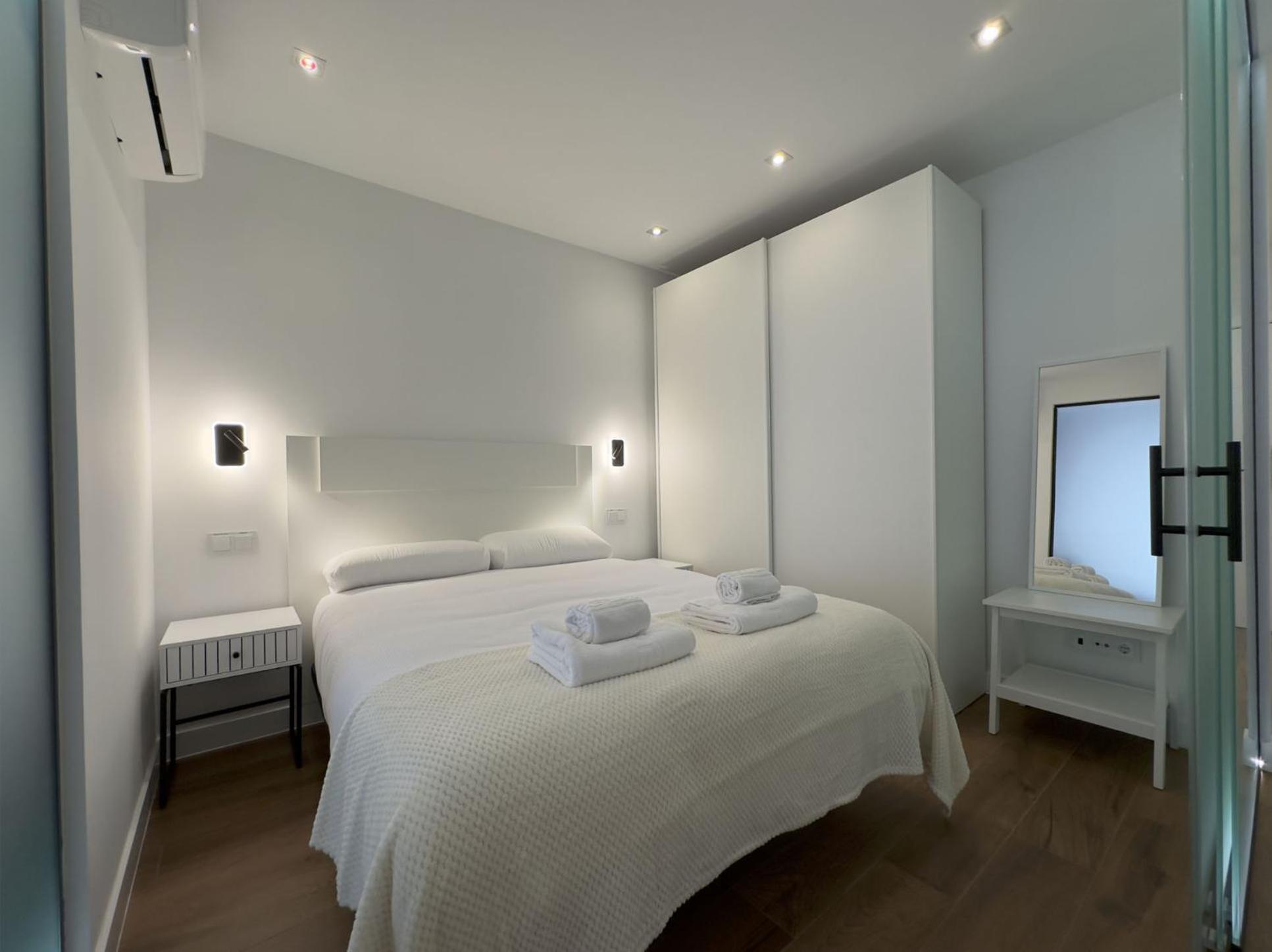 Apartamentos Alfisa Puerta Del Sol Мадрид Екстер'єр фото